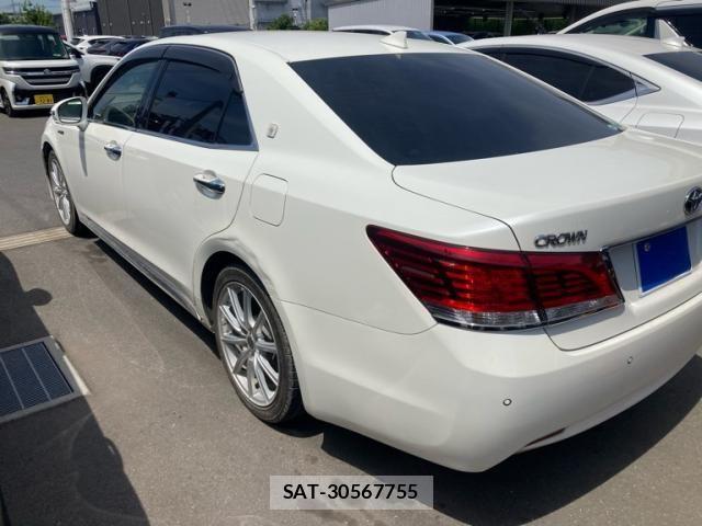 Toyota CROWN MAJESTA 2016-12 7326361-6