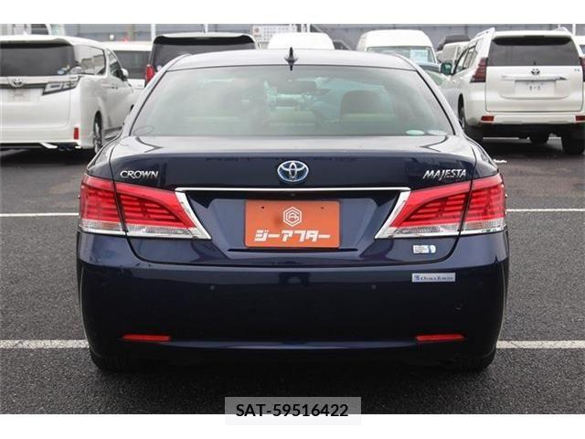 Toyota CROWN MAJESTA 2017-04 7357267-11