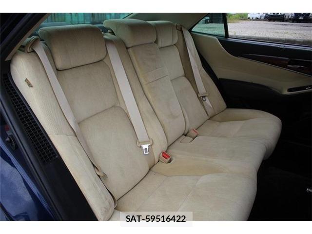 Toyota CROWN MAJESTA 2017-04 7357267-22