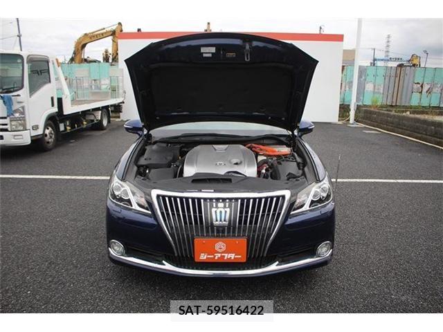Toyota CROWN MAJESTA 2017-04 7357267-28