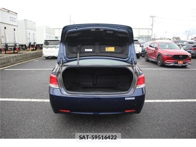 Toyota CROWN MAJESTA 2017-04 7357267-29