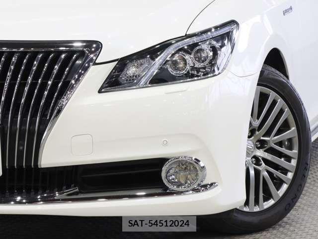 Toyota CROWN MAJESTA 2014-01 7357268-15