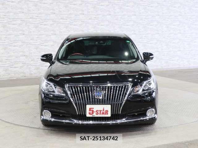 Toyota CROWN MAJESTA 2016-11 7357271-10
