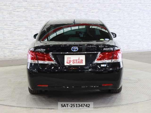 Toyota CROWN MAJESTA 2016-11 7357271-13