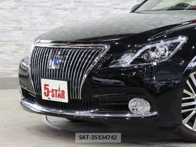 Toyota CROWN MAJESTA 2016-11 7357271-16