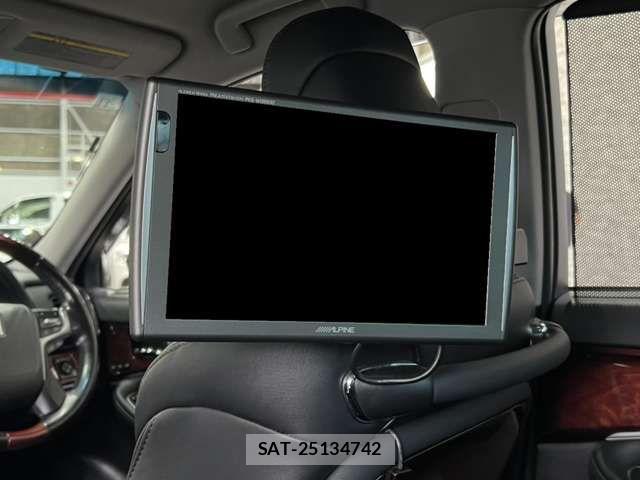 Toyota CROWN MAJESTA 2016-11 7357271-7
