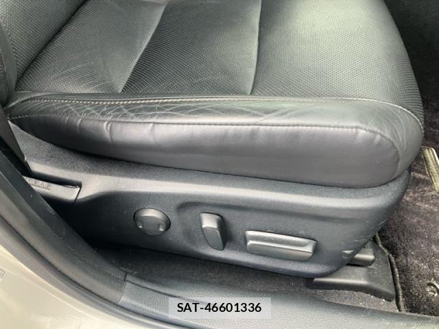 Toyota CROWN MAJESTA 2013-09 7357275-11
