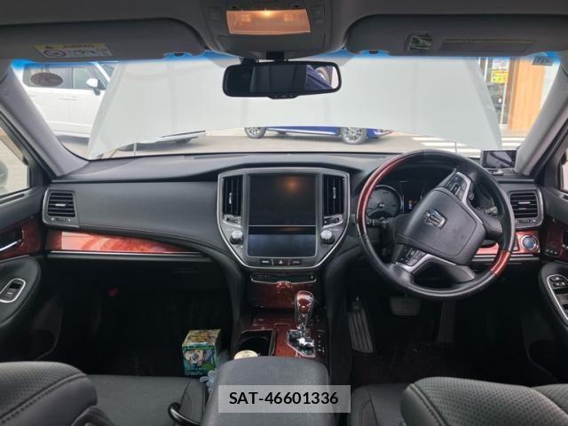 Toyota CROWN MAJESTA 2013-09 7357275-13