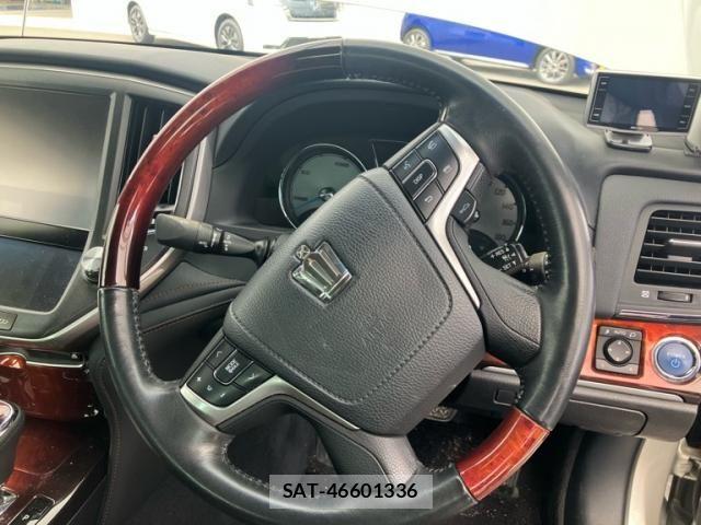 Toyota CROWN MAJESTA 2013-09 7357275-14