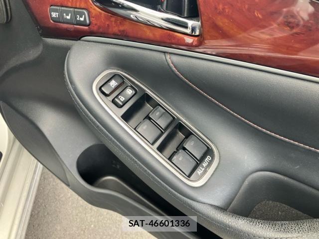 Toyota CROWN MAJESTA 2013-09 7357275-15