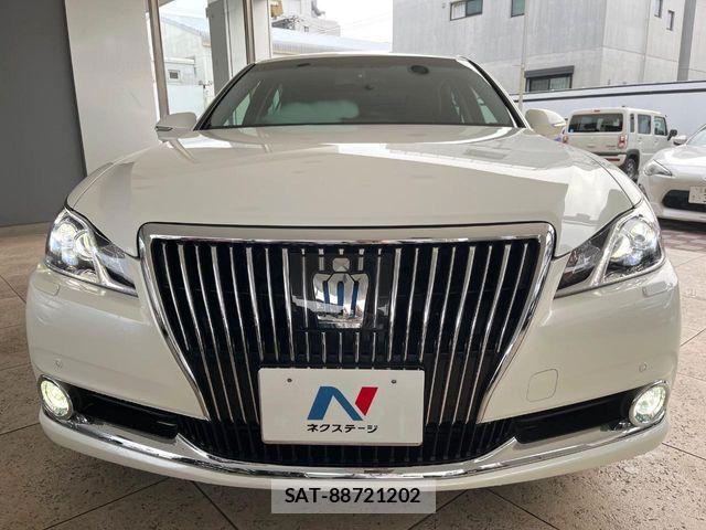 Toyota CROWN MAJESTA 2014-03 7391708-15