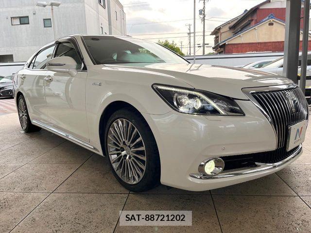 Toyota CROWN MAJESTA 2014-03 7391708-17