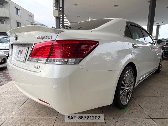 Toyota CROWN MAJESTA 2014-03 7391708-18