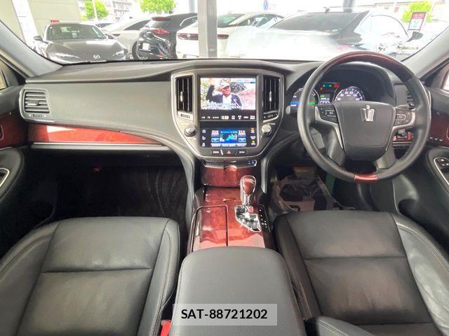 Toyota CROWN MAJESTA 2014-03 7391708-1