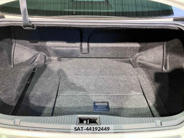 Toyota CROWN MAJESTA 2017-11 7391706-18