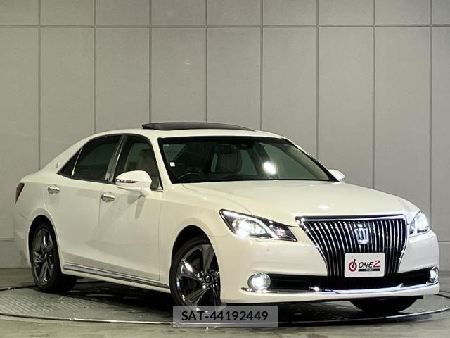 Toyota CROWN MAJESTA 2017-11 7391706-20