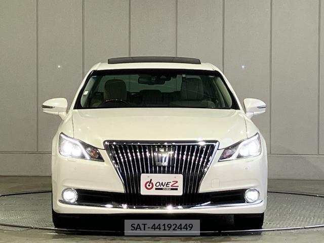Toyota CROWN MAJESTA 2017-11 7391706-21