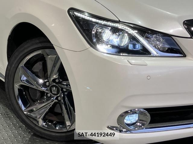 Toyota CROWN MAJESTA 2017-11 7391706-28