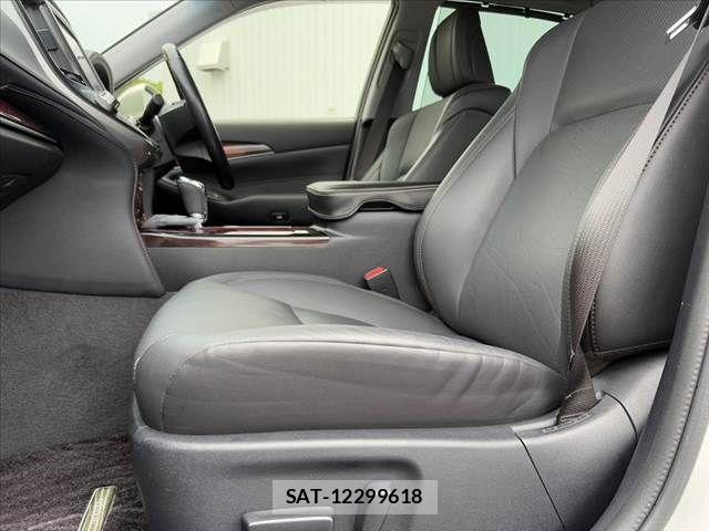Toyota CROWN MAJESTA 2017-03 7453649-16