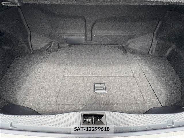 Toyota CROWN MAJESTA 2017-03 7453649-19