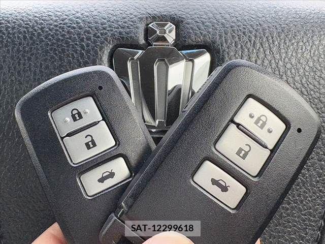 Toyota CROWN MAJESTA 2017-03 7453649-20