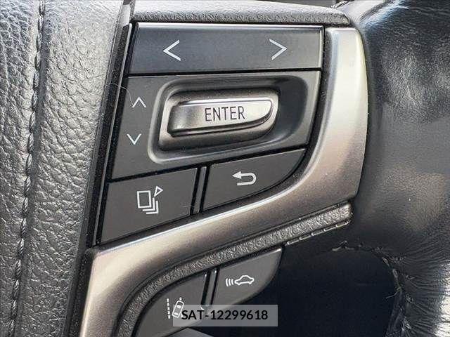Toyota CROWN MAJESTA 2017-03 7453649-24