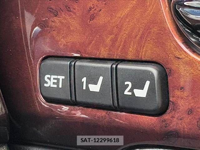 Toyota CROWN MAJESTA 2017-03 7453649-6