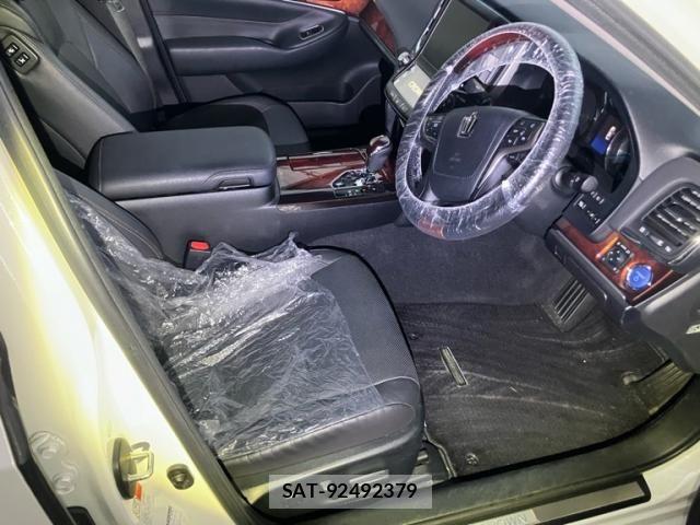 Toyota CROWN MAJESTA 2015-07 7722157-14