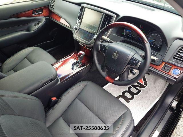 Toyota CROWN MAJESTA 2015-05 7722155-10