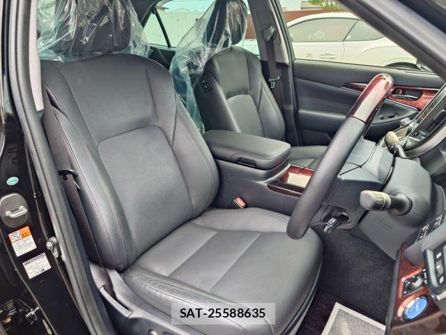 Toyota CROWN MAJESTA 2015-05 7722155-11