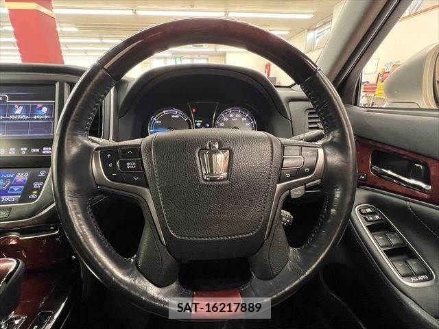 Toyota CROWN MAJESTA 2015-08 7722154-9