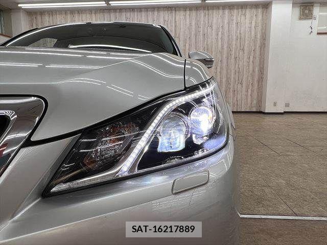 Toyota CROWN MAJESTA 2015-08 7722154-10