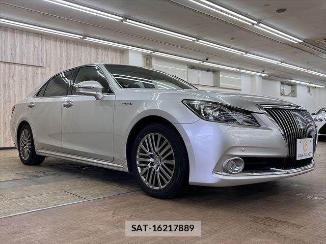 Toyota CROWN MAJESTA 2015-08 7722154-14