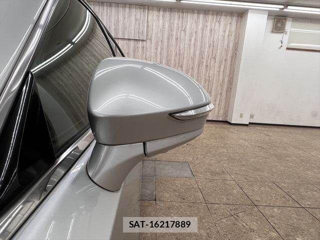 Toyota CROWN MAJESTA 2015-08 7722154-24