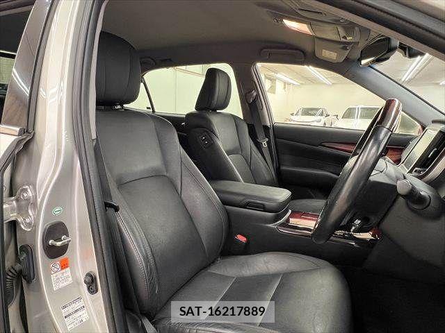 Toyota CROWN MAJESTA 2015-08 7722154-6