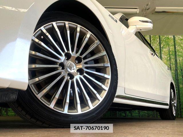 Toyota CROWN MAJESTA 2013-09 7783782-13