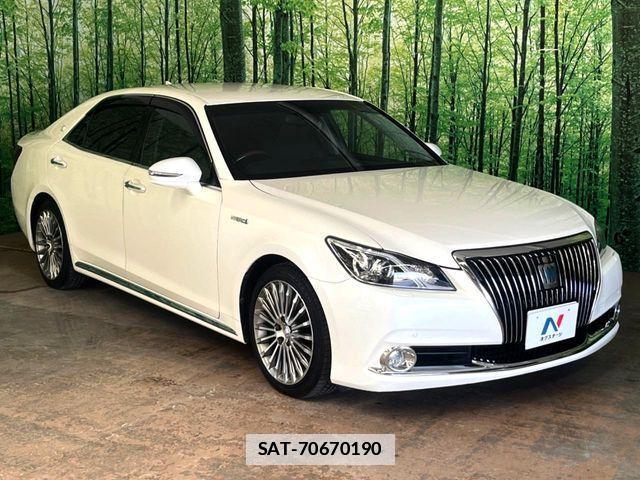 Toyota CROWN MAJESTA 2013-09 7783782-16