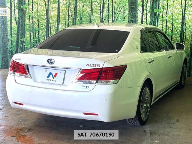 Toyota CROWN MAJESTA 2013-09 7783782-17