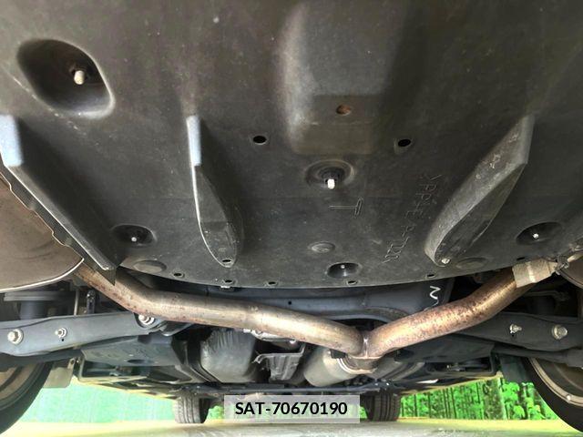 Toyota CROWN MAJESTA 2013-09 7783782-19