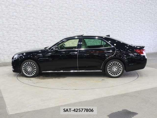 Toyota CROWN MAJESTA 2016-05 7961028-11