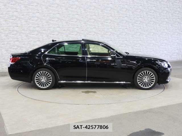 Toyota CROWN MAJESTA 2016-05 7961028-12