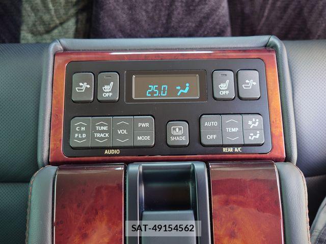 Toyota CROWN MAJESTA 2016-06 7961027-20