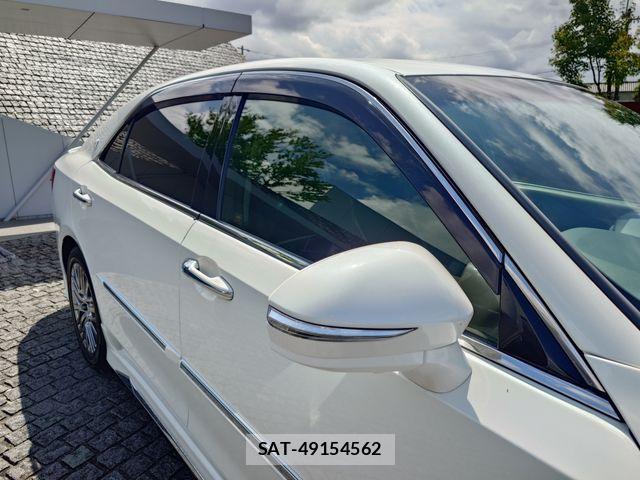 Toyota CROWN MAJESTA 2016-06 7961027-4
