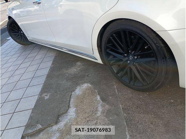 Toyota CROWN MAJESTA 2013-09 8035001-2