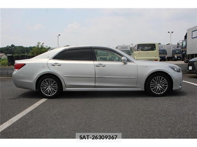 Toyota CROWN MAJESTA 2014-04 8073360-14