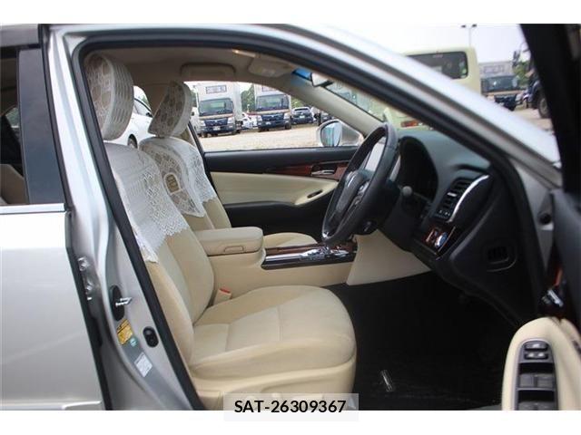 Toyota CROWN MAJESTA 2014-04 8073360-20