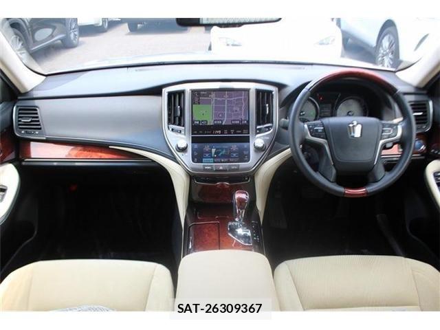 Toyota CROWN MAJESTA 2014-04 8073360-26
