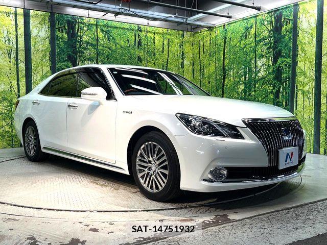 Toyota CROWN MAJESTA 2016-06 8098637-15