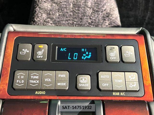 Toyota CROWN MAJESTA 2016-06 8098637-5