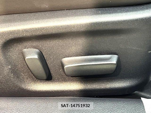 Toyota CROWN MAJESTA 2016-06 8098637-6
